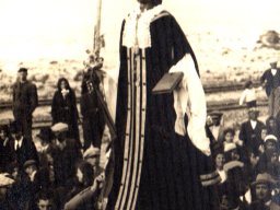 Il santo lungo la ferrovia